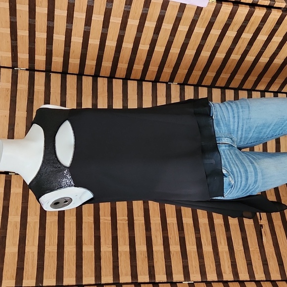 Bcbgmazazria chiffon sequin keyhole top - Picture 1 of 11